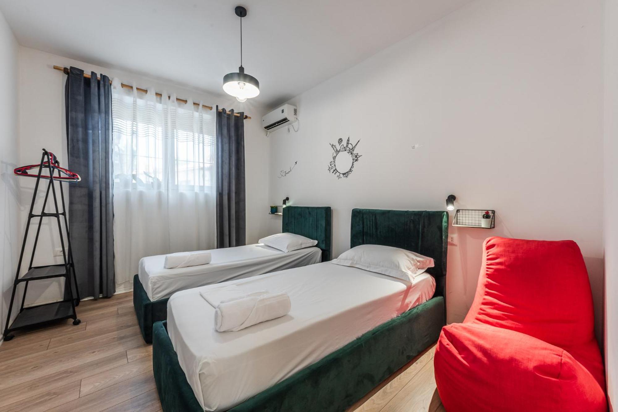 Noir Apartment By Kondo Stays Tirana Exterior foto